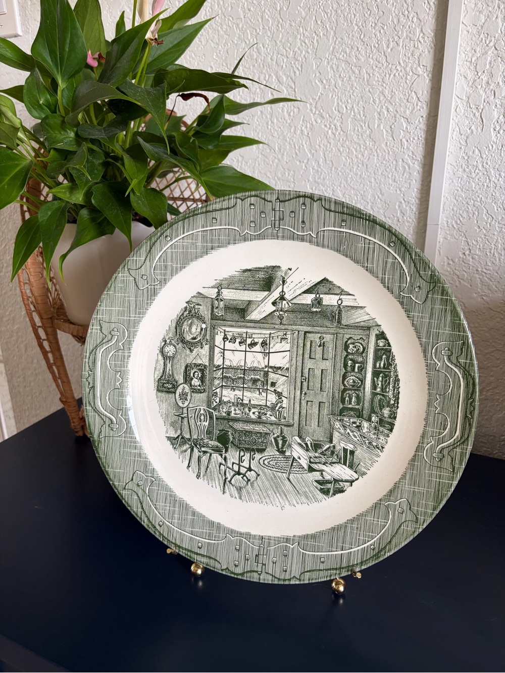 Vintage Royal China The Old Curiosity Shop Green Decorative Plate w/ Gold Stand